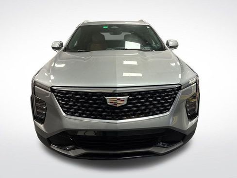Certified 2024 Cadillac XT4 Premium Luxury w/ Technology Package FWD image 8