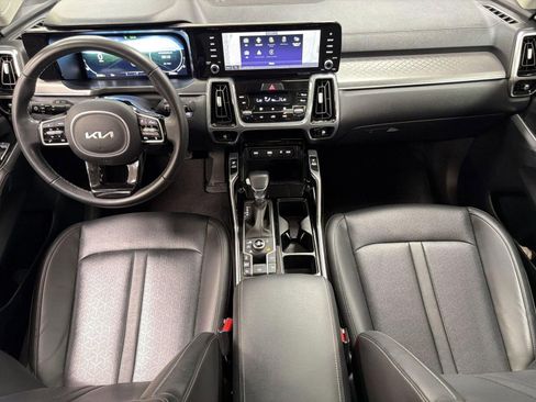 Used 2023 Kia Sorento SX image 16
