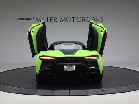 Used 2023 McLaren Artura image 17