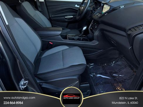 Used 2019 Ford Escape SE image 9