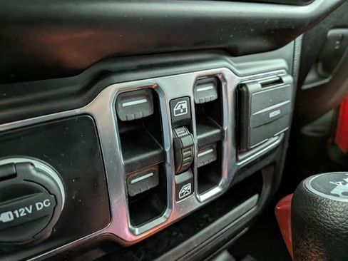 Used 2020 Jeep Wrangler Unlimited Sport image 8