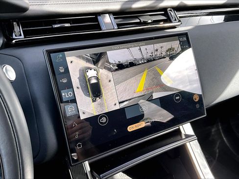 Used 2026 Land Rover Range Rover Velar Dynamic SE image 21