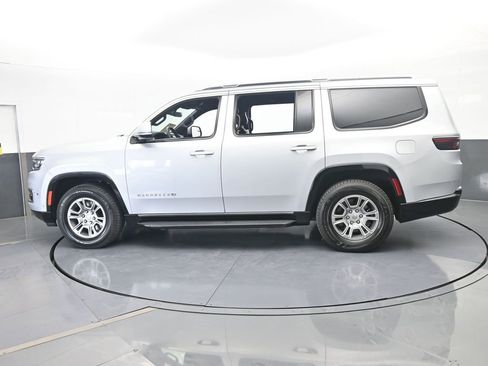 Used 2022 Jeep Wagoneer Series I image 3