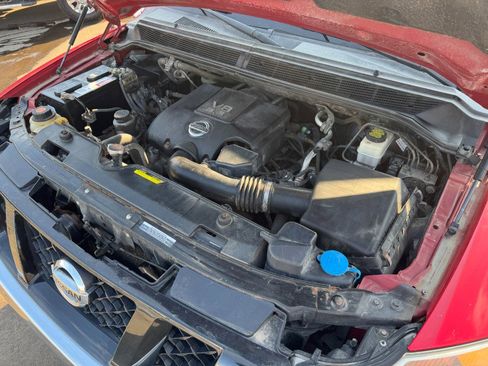 Used 2012 Nissan Titan SV image 21