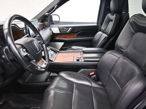 Used 2018 Lincoln Navigator Reserve w/ Technology Package AWD/4WD image 16