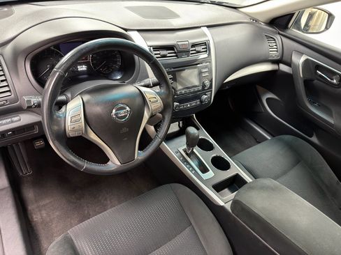 Used 2015 Nissan Altima 2.5 SV w/ Convenience Package image 28