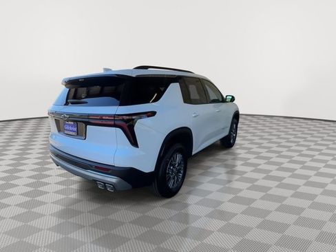 New 2026 Chevrolet Traverse LT w/ Driver Confidence Package AWD/4WD image 8