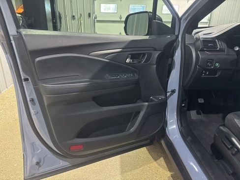 Used 2022 Honda Pilot Sport image 14