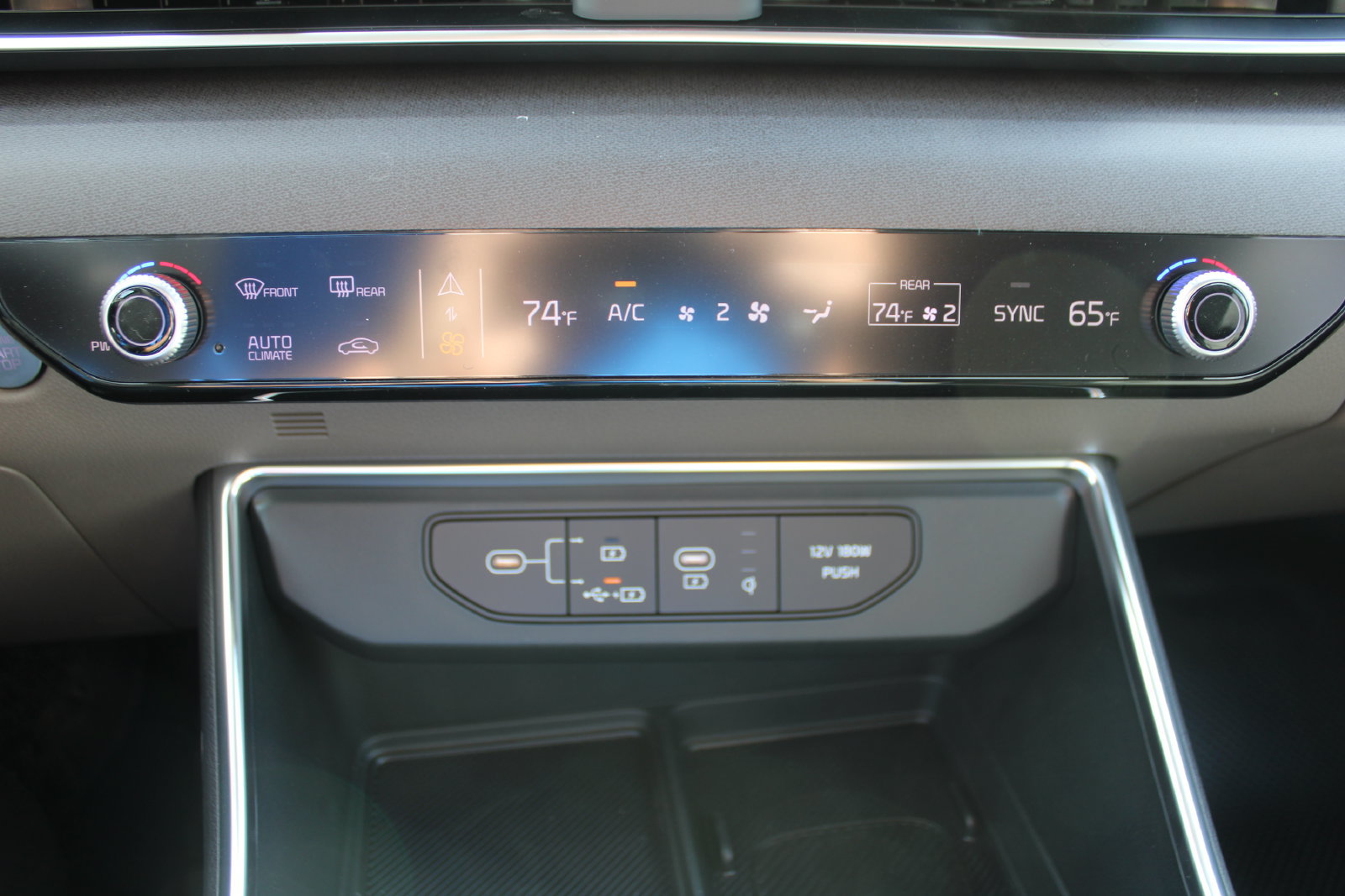 New 2026 Kia Carnival EX FWD image 45