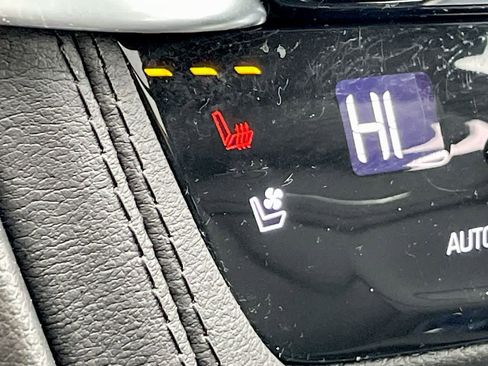 Certified 2023 Cadillac XT6 Sport w/ Technology Package image 25