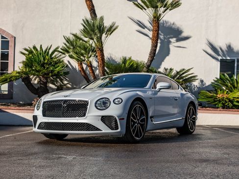 Used 2024 Bentley Continental GT image 8