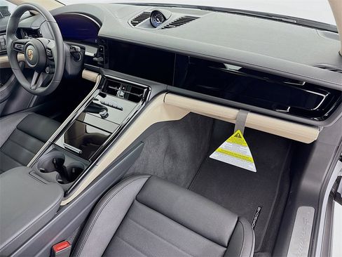 New 2025 Porsche Panamera 4 image 31