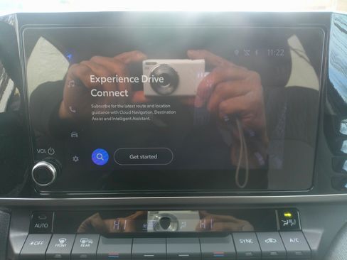 Used 2025 Toyota Camry LE image 27