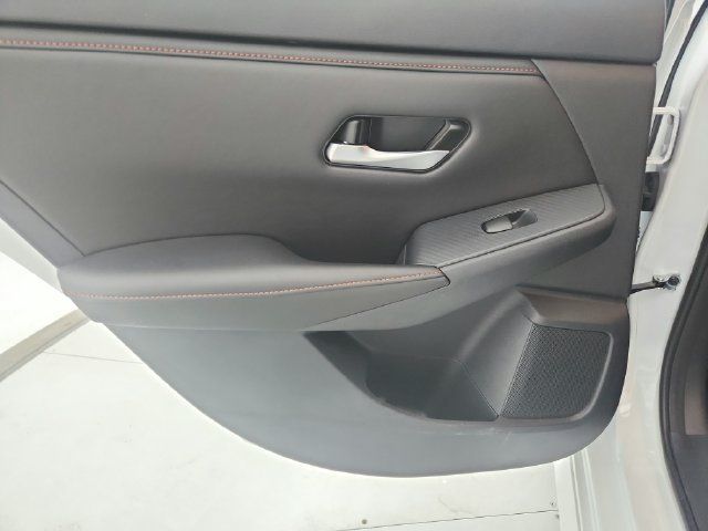 Used 2025 Nissan Sentra SR w/ SR Premium Package FWD image 39