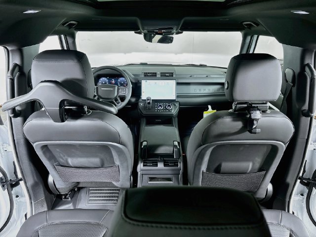 New 2026 Land Rover Defender 110 X-Dynamic SE AWD/4WD image 23