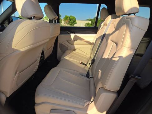 Used 2025 Jeep Grand Cherokee L Limited RWD image 13