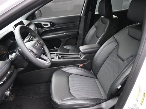 New 2026 Jeep Compass Latitude image 13