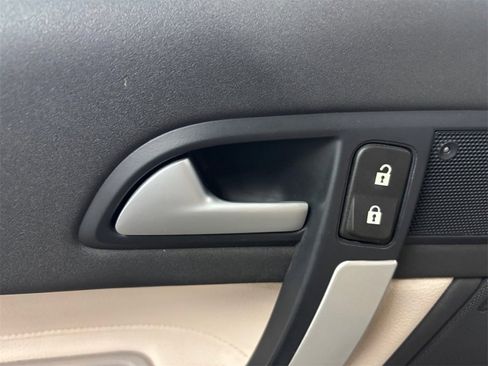 Used 2013 Volvo C70 T5 image 12