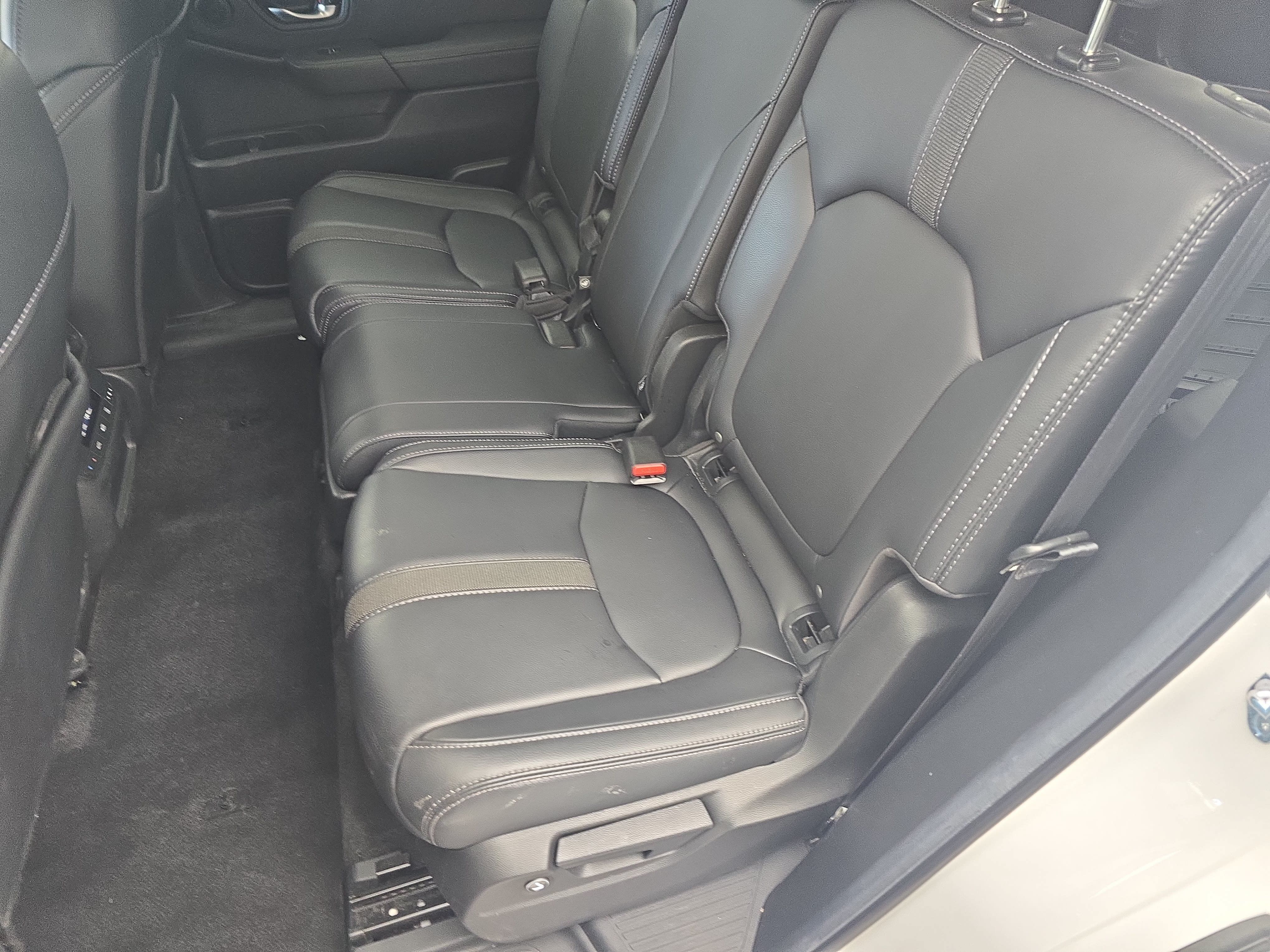 Certified 2024 Honda Pilot Touring image 15