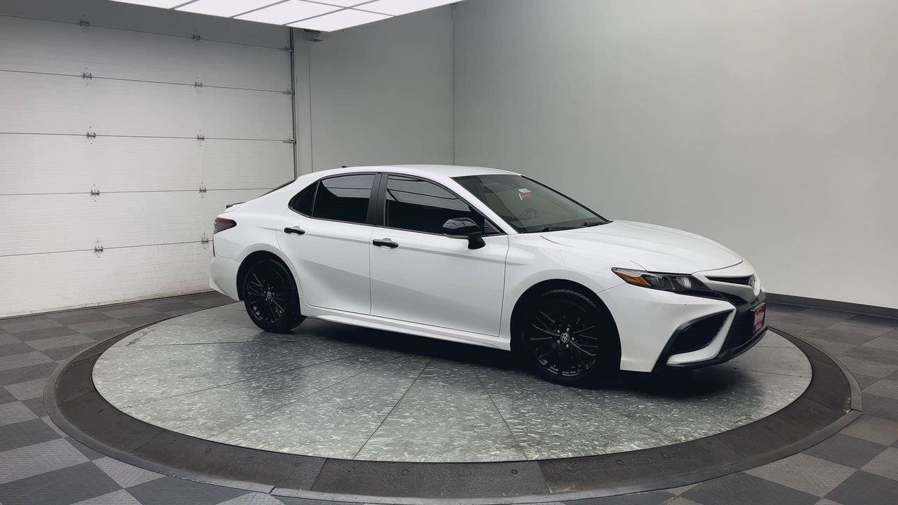 Used 2022 Toyota Camry SE w/ Carpet Mat Package (TMS) FWD image 34