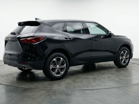 Used 2025 Chevrolet Blazer LT FWD image 9