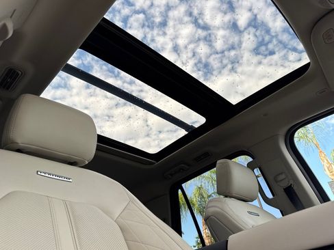 Used 2019 Ford Expedition Platinum RWD image 22