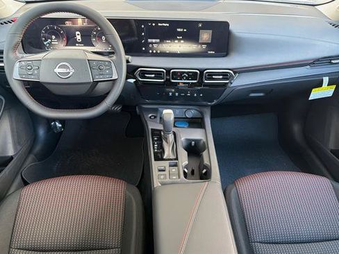 New 2027 Nissan Sentra SR w/ Floor Mat Package FWD image 14