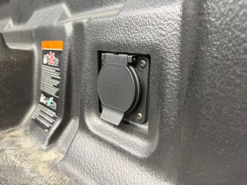 Used 2026 Chevrolet Colorado Z71 AWD/4WD image 26