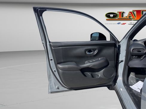 Used 2025 Honda HR-V Sport image 13