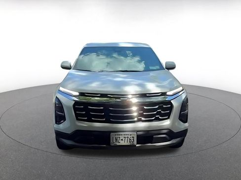Used 2025 Chevrolet Equinox LT FWD image 4