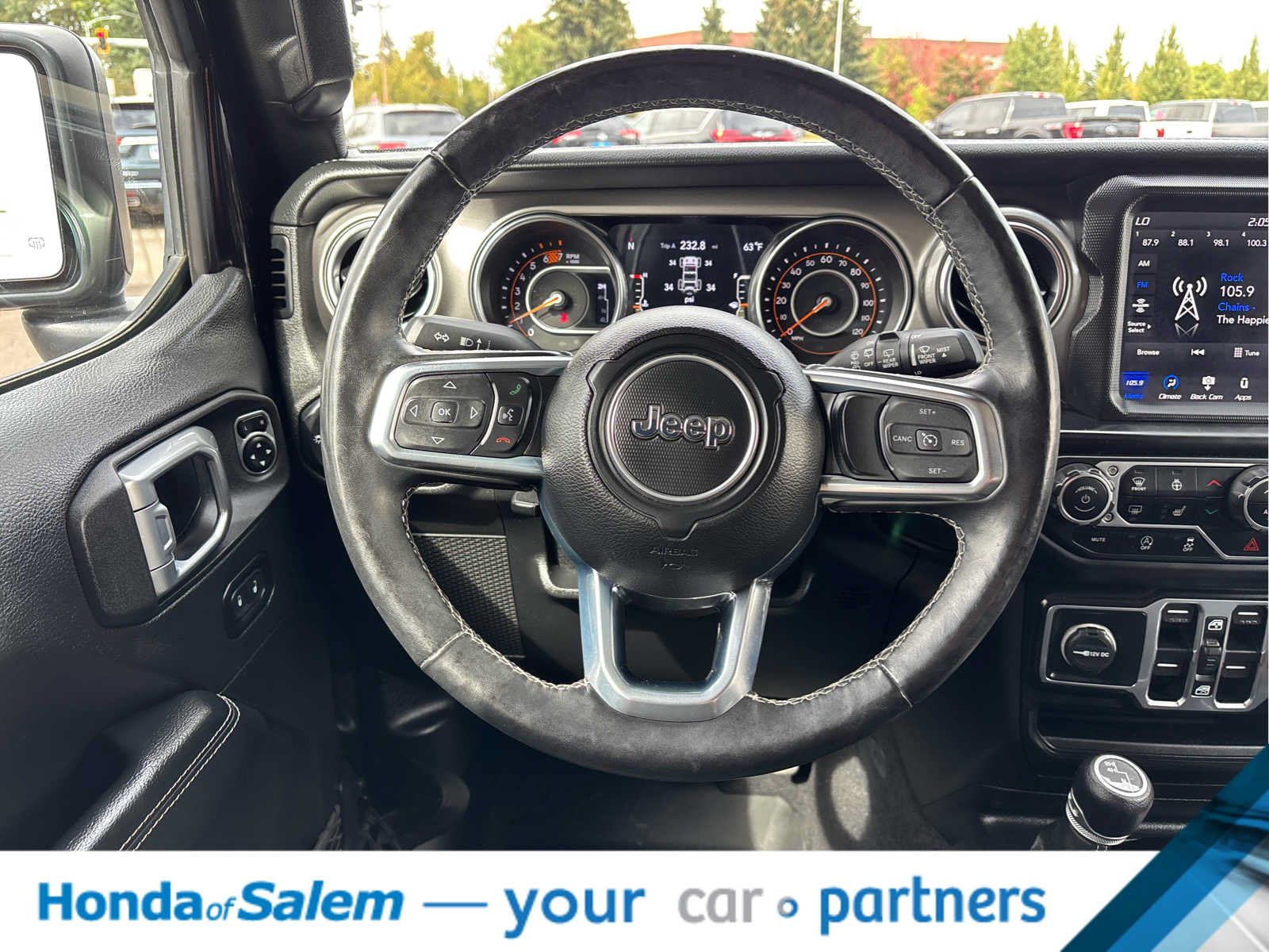 Used 2020 Jeep Wrangler Unlimited Sahara AWD/4WD image 15