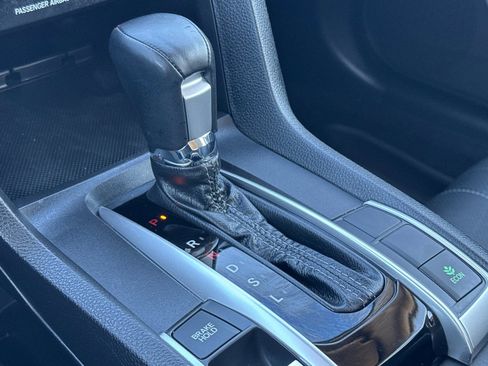 Used 2018 Honda Civic Touring image 20