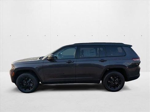 New 2025 Jeep Grand Cherokee L Altitude RWD image 5