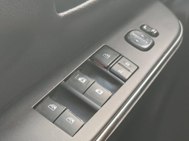 Used 2017 Toyota Camry SE FWD image 25