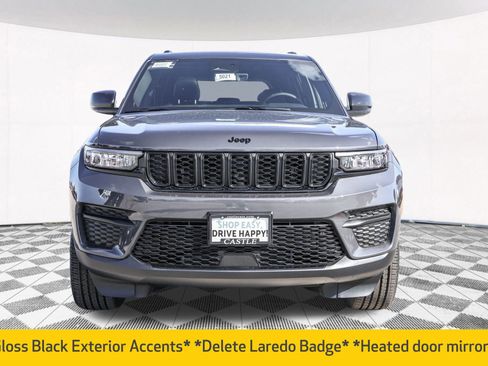 New 2025 Jeep Grand Cherokee Altitude image 10