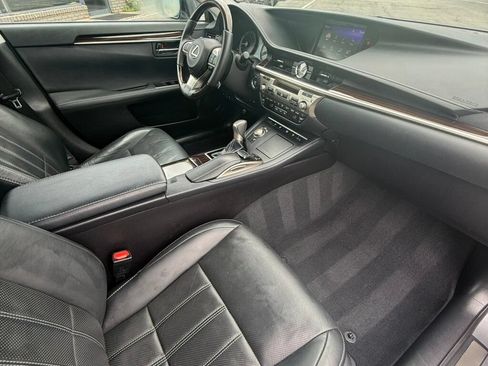 Used 2018 Lexus ES 350 w/ Luxury Package w/Wood Trim FWD image 44