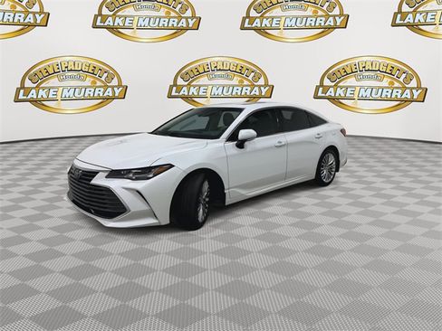 Used 2019 Toyota Avalon Limited image 7