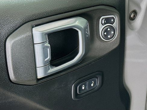 Used 2021 Jeep Wrangler Unlimited Sport AWD/4WD image 19