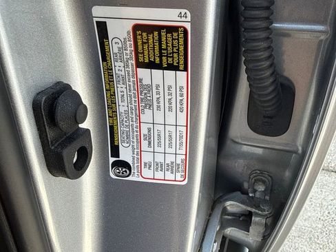 Used 2025 Subaru Legacy Premium AWD/4WD image 9