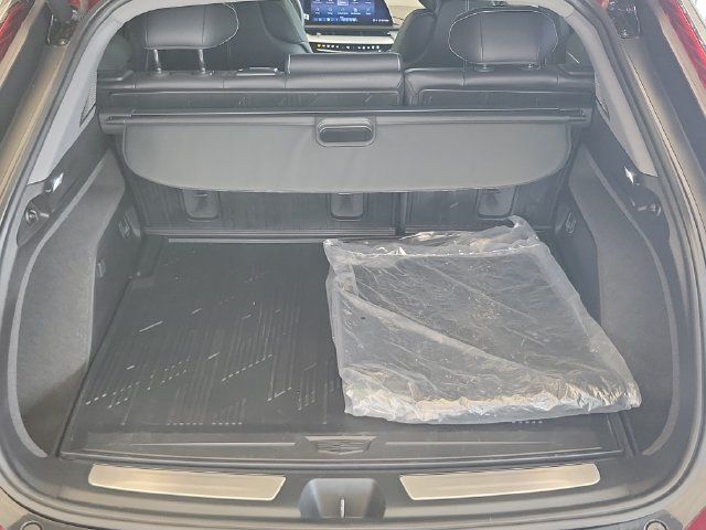 Used 2025 Cadillac Optiq Sport 2 w/ LPO, Floor Liner Package AWD/4WD image 27
