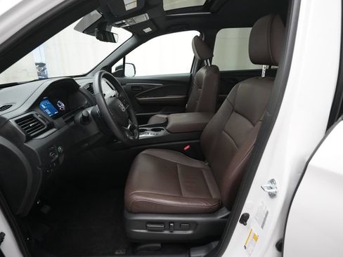 Used 2025 Honda Passport EX-L image 7