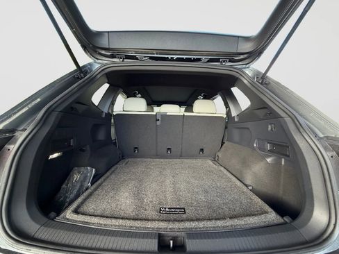 Used 2021 Volkswagen Tiguan SE R-Line AWD/4WD image 16
