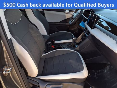 New 2026 Volkswagen Taos SE image 24