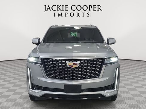 Used 2024 Cadillac Escalade Premium Luxury image 2
