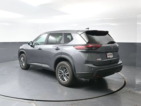 Used 2024 Nissan Rogue S FWD image 11