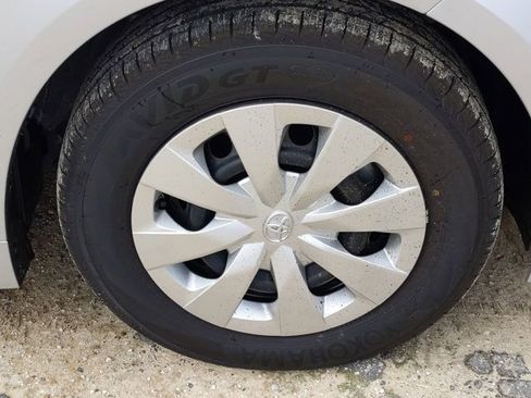 Used 2021 Toyota Corolla L image 11