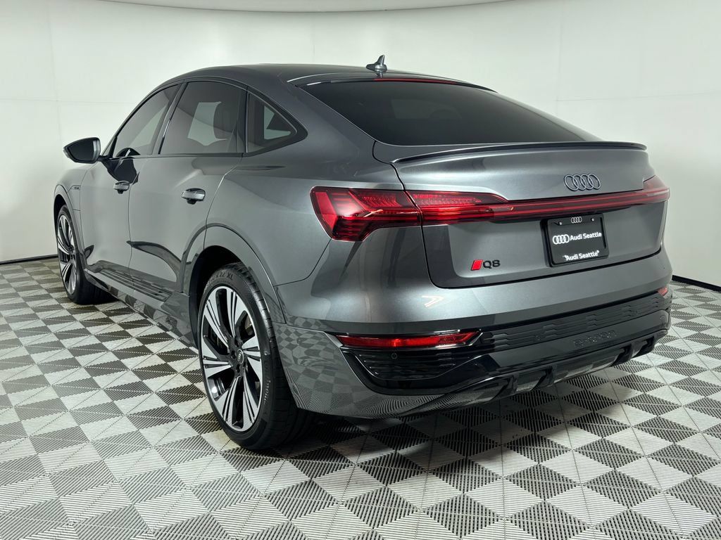 Used 2024 Audi Q8 e-tron Prestige w/ Prestige Package AWD/4WD image 5