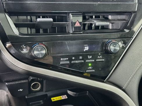 Used 2024 Toyota Camry SE w/ Cold Weather Package FWD image 22