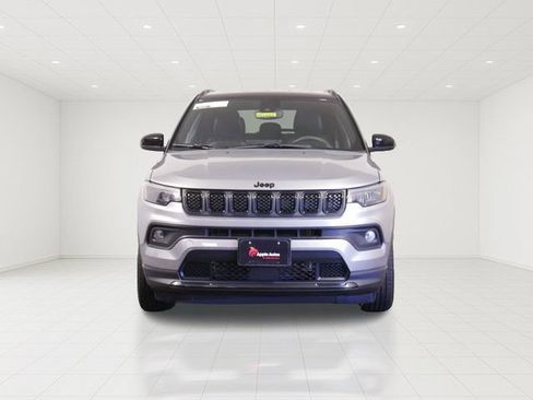 Certified 2024 Jeep Compass Latitude w/ Convenience Group AWD/4WD image 2