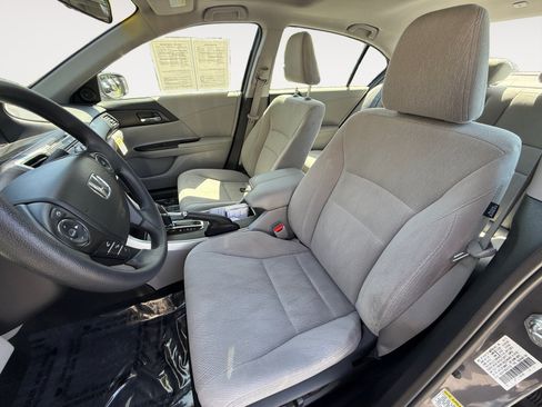 Used 2015 Honda Accord EX image 10